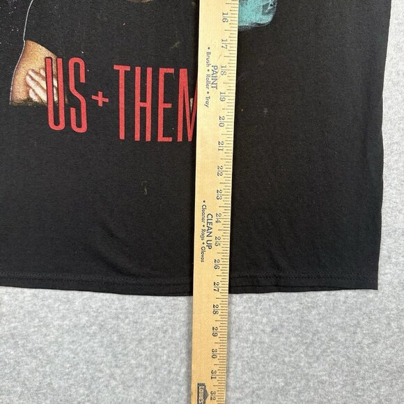 Roger Waters Us + Them Shirt Adult Medium 2017 Tour Concert Pink Floyd Black - Picture 6 of 7